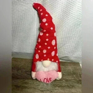 Valentine’s Day Love Gnome